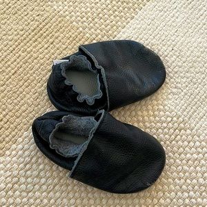 Mejale black leather baby shoes. Size is 12-18 months.